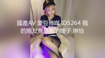  眼镜少妇吃鸡多P 被三根大肉棒轮流输出 骚叫不停 最后射了满满一脸精液