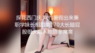 家中沙发上先把肥臀性感的漂亮美女玩弄到快高潮,高清