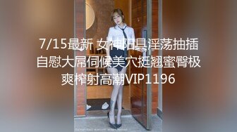 这个女孩骨头是真的软，什么动作都可以，直接抱起来按墙上操