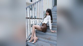 震撼绿帽淫妻❤️极品丝袜淫妻博主『2Tgdt』伺候老婆被各种玩超级贱 银色连衣裙内射 制服肛塞喷精潮吹 (5)