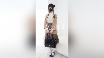 36D少妇 丰满微型小坦克，胖哥哥大战无套日常性爱，卖力口交深喉 后入快速打桩内射