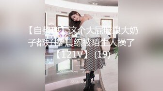 漂亮女仆装美眉吃鸡啪啪 小粉乳小粉穴 被多姿势无套输出爽叫不停 最后摄影师也忍不住了上来补一枪 颜射满满一脸