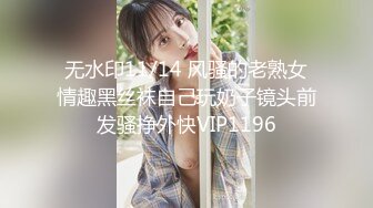 完美身材的G奶蜂腰巨乳女神泳池边的性爱自拍