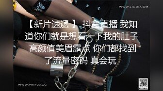 黑逼妹子 你咋逼这么黑 操多了呗 哥哥喜欢吗 戴套吗 再操一会儿 这逼确实黑了一点 逼毛也黑