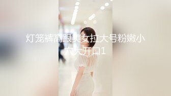 游乐场女厕全景偷拍25位美女的各种极品美鲍鱼 (1)