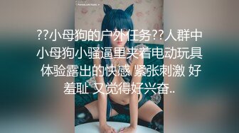 【网友投稿】绿帽老公带着老婆挨操 一拳一拳的打进屁股里 玩的也太花了